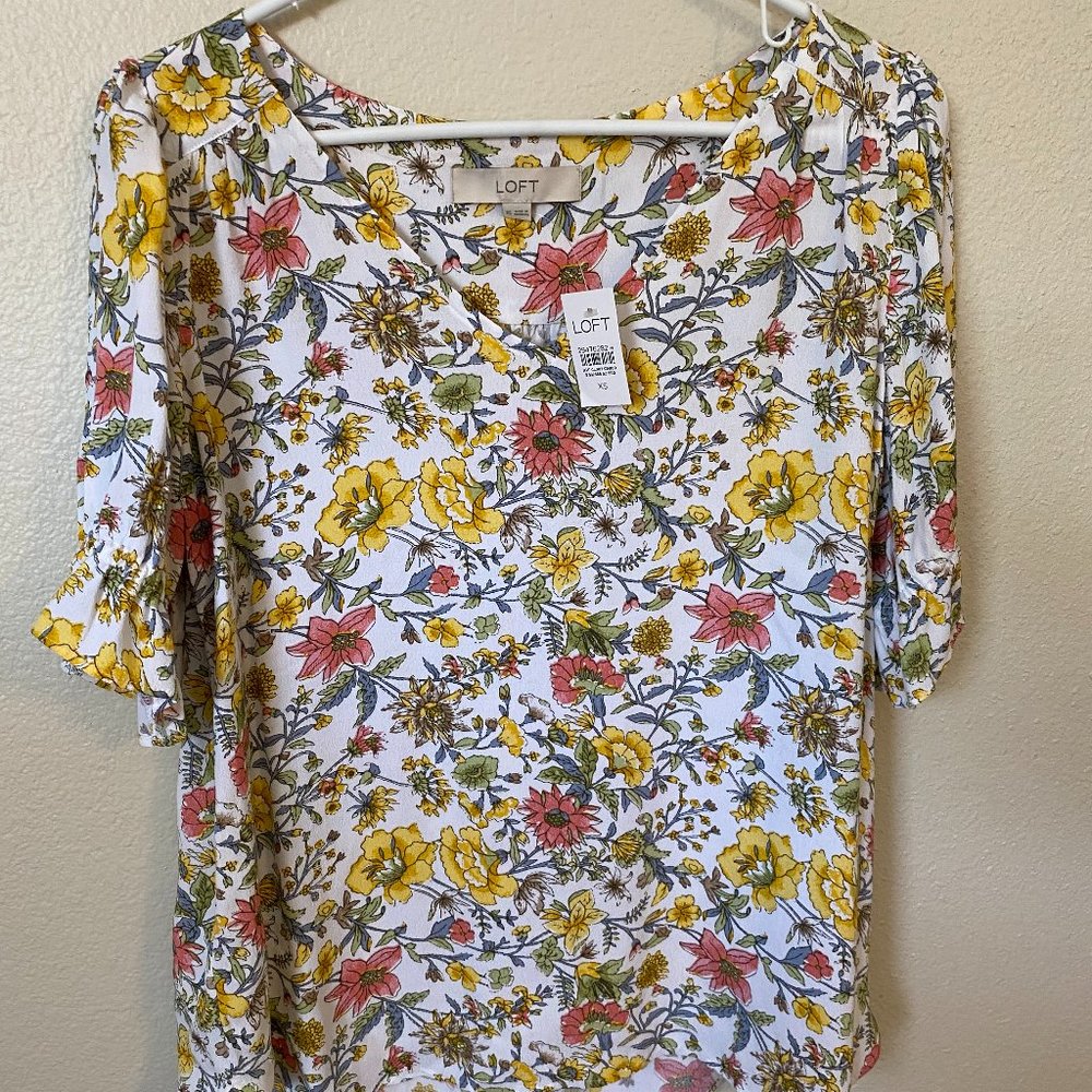 Ann Taylor Loft Spring Blouse size XS Ruffle Sleeve